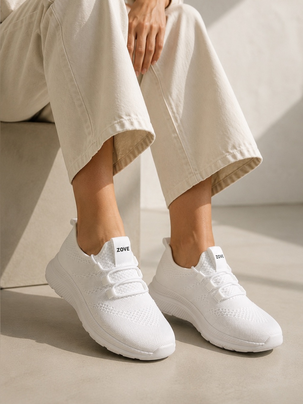 White Wide Toe Box Sneakers Size 39 US 8 Lightweight Walking Shoes